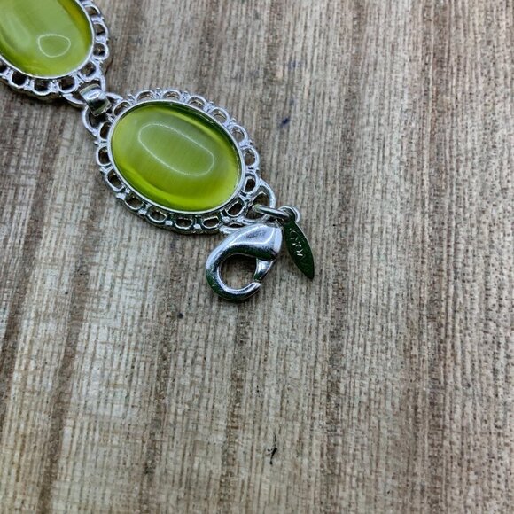 Avon Vintage Lime Green Oval Silver Tone Bracelet - Picture 5 of 5